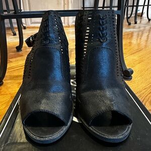 Qupid Black Booties - Size 7.5
